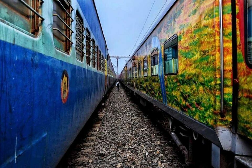 गुटखे की एक पीक और भारतीय रेलवे को 1200 करोड़ रूपए का फटका